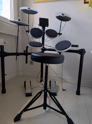 Batería Electrónica Roland TD-02K + Accesorios