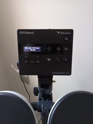Batería Electrónica Roland TD-02K + Accesorios