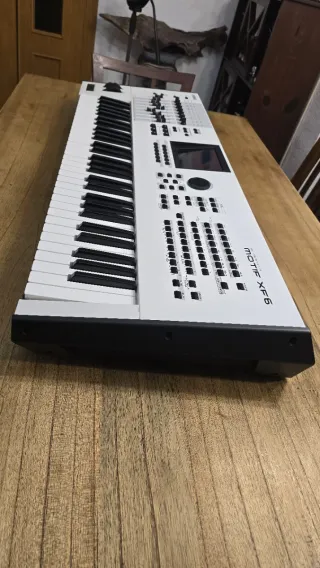 Yamaha Motif XF6 Blanco