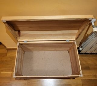 Baúl de madera de pino
