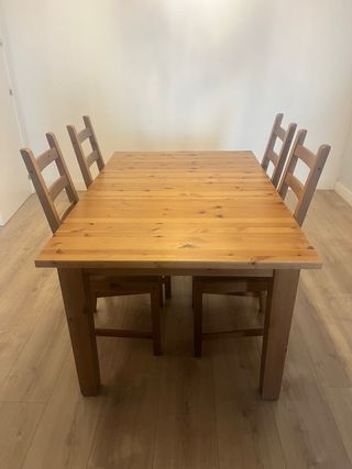 Mesa comedor extensible y 4 sillas madera