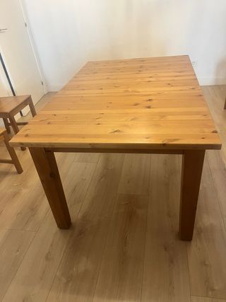 Mesa comedor extensible y 4 sillas madera