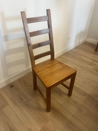 Mesa comedor extensible y 4 sillas madera