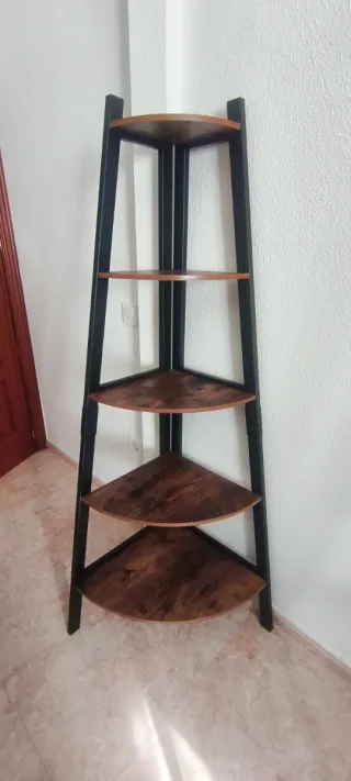 Estanterias metalicas y madera nuevas