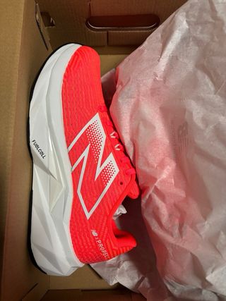 New Balance Propel v5 Rojo/Blanco