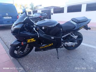 Suzuki GSX-R 600 Negra Deportiva Precio negociable