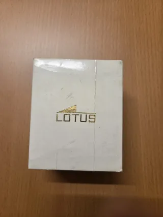 Reloj Lotus Oro y Plata