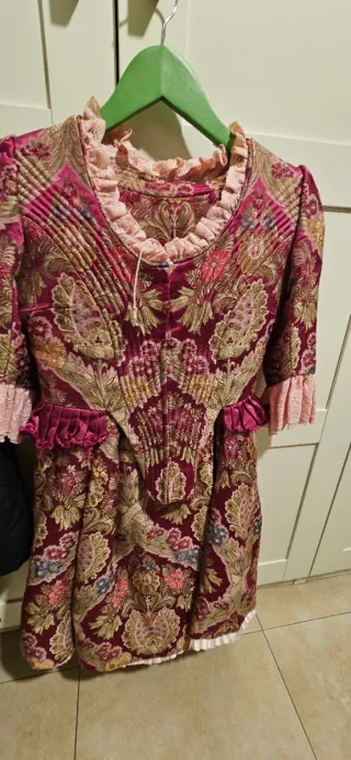 Traje Fallera Niña Oro y Fucsia.