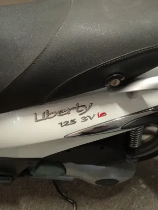 Moto Liberty 125 Blanca