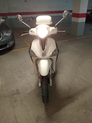 Moto Liberty 125 Blanca