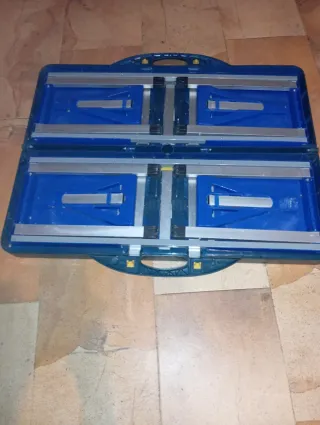 Tavolo e 4 sedie pieghevoli da campeggio