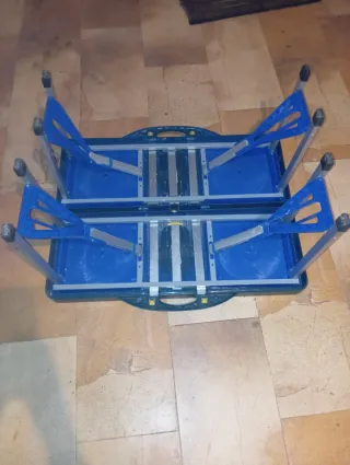 Tavolo e 4 sedie pieghevoli da campeggio