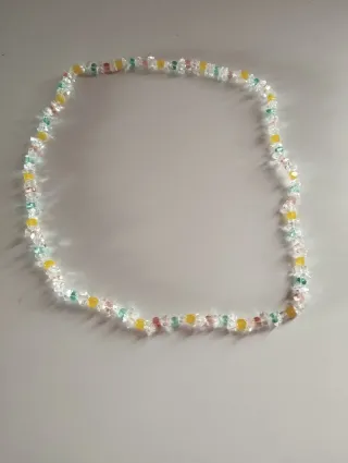 Collar de cuentas multicolor