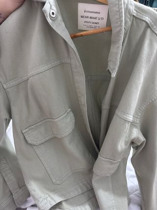 Cazadora vaquera Stradivarius verde Talla S