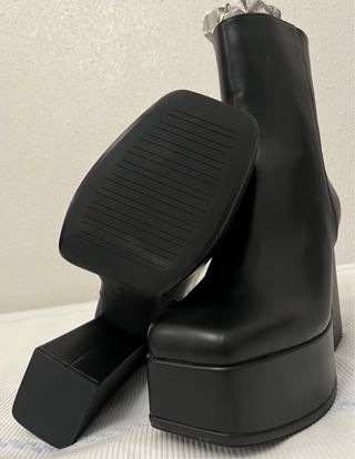 Botas Nuevas Plataforma Negras Bershka