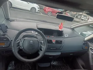 Citroen Grand C4 Picasso 2011