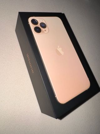 Caja iPhone 11 Pro Dorado, con la documentación