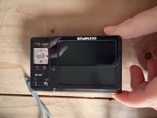 Cámara Olympus FE Digital + Accesorios