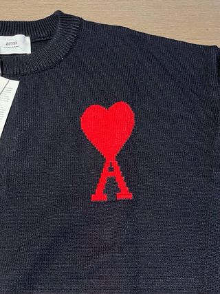 Maglione Ami Paris nero con cuore rosso