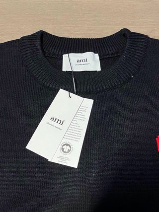 Maglione Ami Paris nero con cuore rosso