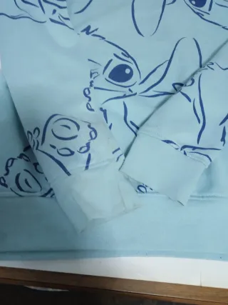 Sudadera azul con estampado Stitch