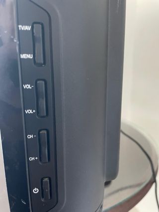 TV OKI 40 pulgadas con mando — Funciona perfectame