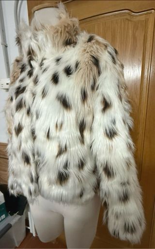 Abrigo Y2K de pelo sintético animal print XS Nuevo