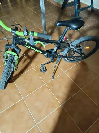 Bicicleta infantil B'TWIN 20 pulgadas