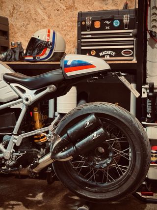 Silencioso IX RACE BMW R NINET Negro
