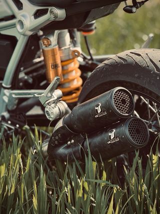 Silencioso IX RACE BMW R NINET Negro