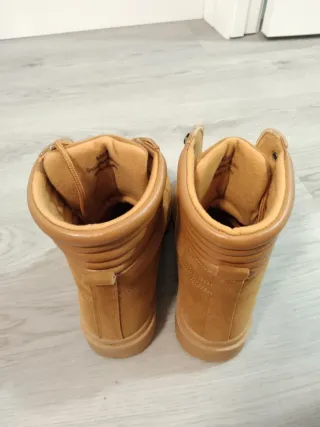 Botines planos cordones marrón mostaza