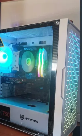 PC Gaming - AMD Radeon RX 5700XT