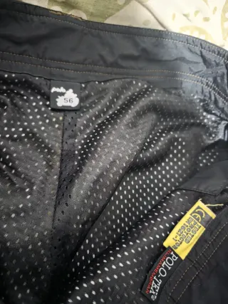 Pantalón moto negro con protecciones en rodillas