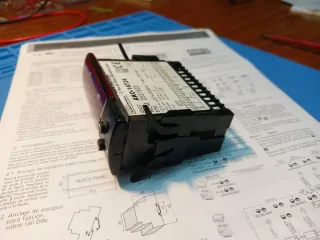 Termostato AKO-14724 12VAC-DC NTC/PT100