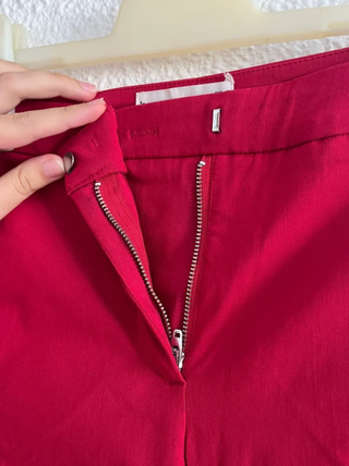 Pantalón de traje rojo