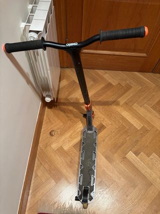 Patinete Oxelo Negro y Naranja