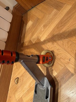 Patinete Oxelo Negro y Naranja