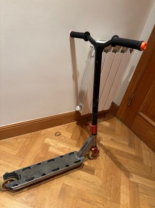 Patinete Oxelo Negro y Naranja