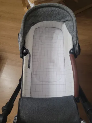 Carro de bebé gris Jané Epic, en buen estado