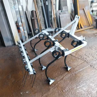 Cultivador mini tractor 7 brazos