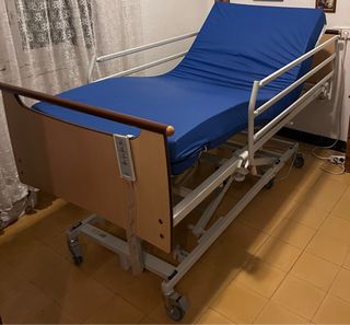 Cama articulada con colchón impermeable