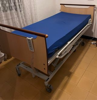 Cama articulada con colchón impermeable