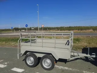 210x130 remolque con barandillas doble eje