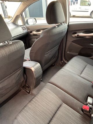 Toyota Auris 2.0 Diésel 126 CV con garantía