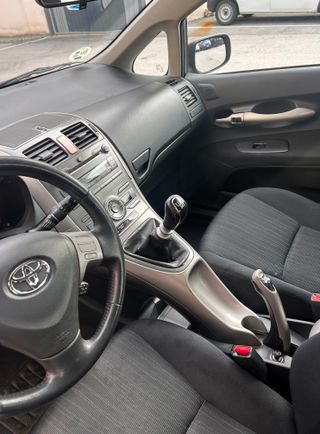 Toyota Auris 2.0 Diésel 126 CV con garantía