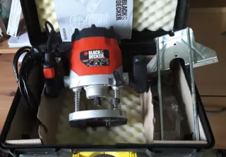 Fresadora Black & Decker KW850E