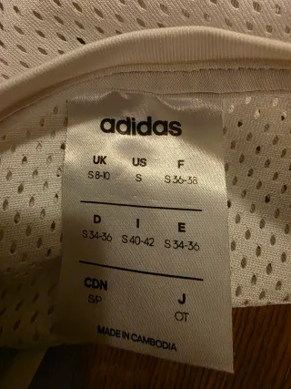 T-shirt Adidas bianca con strisce