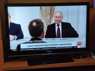 TV Sharp Aquos 44" y  15 años de antigüedad