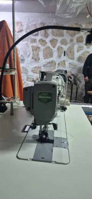 Máquina de coser industrial Daesma TA 1902