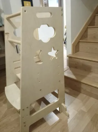 Torre de aprendizaje con pizarra